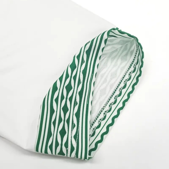 New! White  v-neck Sz M - Picture 4 of 8